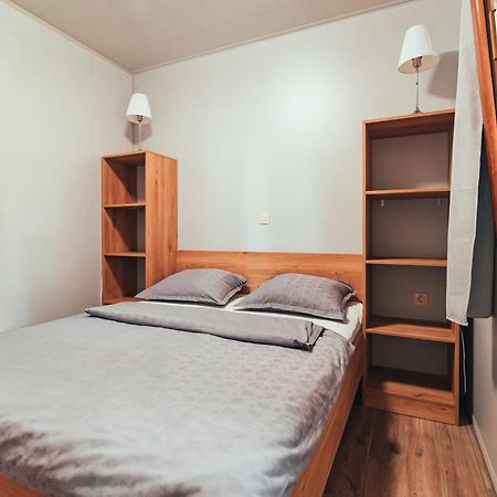 Terme Banovci - Mobilne Hiske Med Brajdami Hotel Luaran gambar