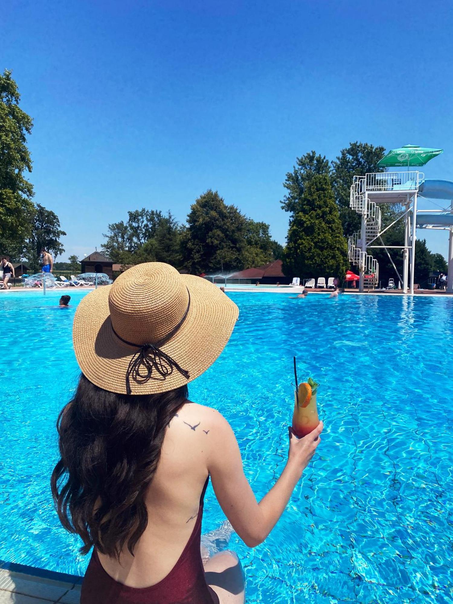 Terme Banovci - Mobilne Hiske Med Brajdami Hotel Luaran gambar
